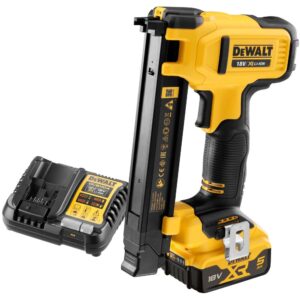 Аккумуляторный скобозабивной пистолет DEWALT DCN701N, 18 В, с АКБ 5 Ач и ЗУ (DCN701P1N-XJ), арт. DCN701P1N-XJ